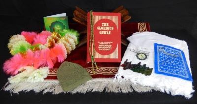 Image of contents in Islam artefacts box